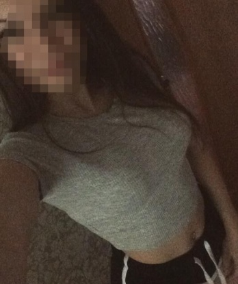 У меня есть все, что нужно чтобы превратить встречу в незабываемый опыт: опыт, красота и ум. Я знаю и понимаю свое тело, и обладаю всесторонними навыками чтобы удовлетворить самых требовательных господ. Позвольте мне стать вашим раем, вашим источником наслаждения и фантазий. 💫
⠀
💕 У меня есть уникальная способность создавать теплую и индивидуальную атмосферу, где наша встреча будет наполнена страстью и удовольствием. Я открою вам дверь в мир наслаждения, где каждая ваша фантазия станет явью. Будь то нежные ласки, горячий фетиш или развратные игры - вы никогда не пожалеете о выборе меня. 💋
⠀
🔥 Мои услуги непревзойденны и адаптируются под ваши сокровенные желания. Позвольте мне ублажить вас своим умением в эротическом массаже, стимулирующими игрушками и неповторимыми оральными утехами. Я гарантирую, что вы не сможете устоять перед моими магическими руками и чувственными прикосновениями. ⚡
⠀
🌟 Не верите на слово? Посмотрите на мои фото, чтобы увидеть истинную красоту. Мои отзывы говорят сами за себя - каждый клиент остается довольным и возвращается в мир удовольствия со мной. Я требовательна к самим себе, поэтому качество и конфиденциальность являются моими главными приоритетами. Приходите ко мне, и я обещаю, что останетесь довольными каждой минутой проведенной со мной. 💖
⠀
💌 Я готова подарить вам незабываемый вечер, полный страсти и интимных моментов. Не откладывайте на потом, скорее со мной свяжитесь и познайте настоящую радость жизни. Я жду именно вас в Москве, чтобы превратить ваши фантазии в реальность. 💫 4675, 24 года